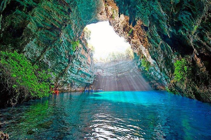 Kefalonia: Melissani, Drogarati & Beach Small-Group Tour
