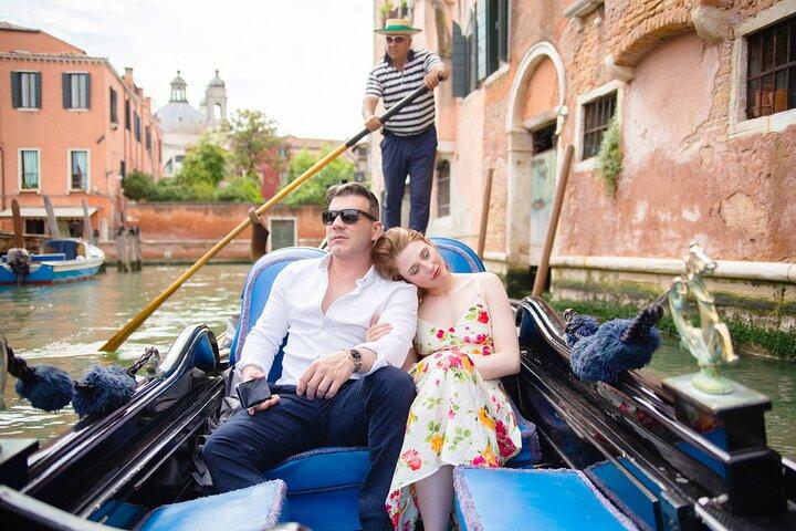Private Gondola Ride and Photoshoot