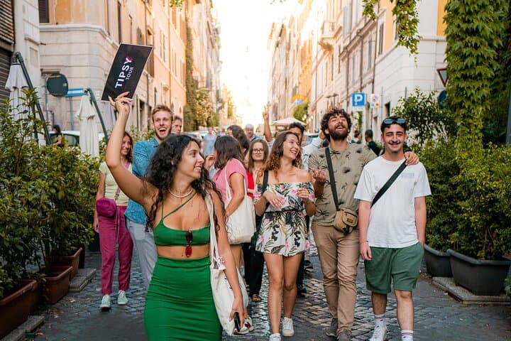 Rome Night Tipsy Tour & Bar Crawl with Forbidden History
