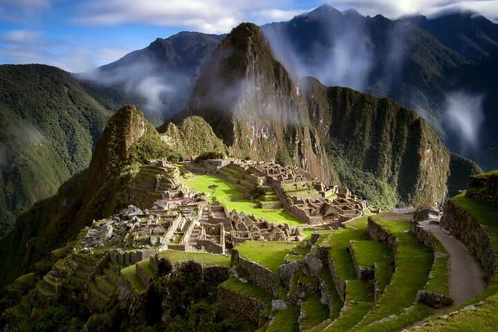 Machu Picchu Group Guiding Service
