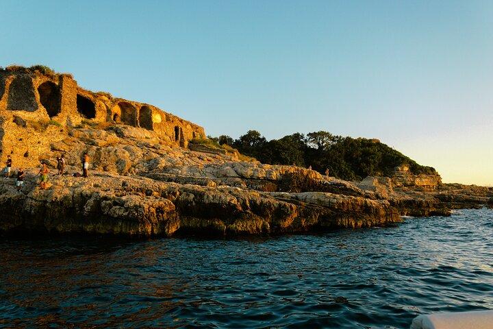 Day to Night Capri Boat Tour with Swim, Snorkel & Aperitif