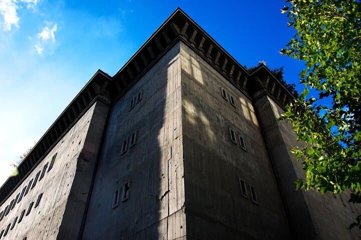 Berlin: Guided Bike tour of the Berlin Wall and Third Reich