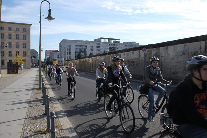 Berlin: Guided Bike tour of the Berlin Wall and Third Reich