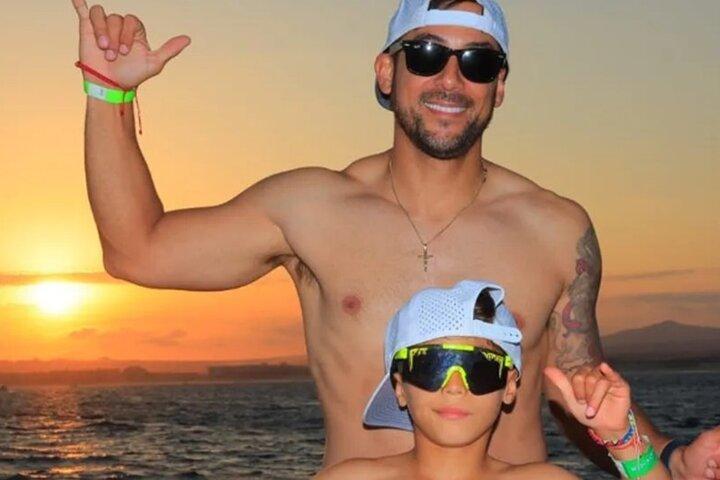 Los Cabos Sunset Cruise: Iconic Views, Group Joy, Food and Drink