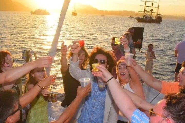 Los Cabos Sunset Cruise: Iconic Views, Group Joy, Food and Drink