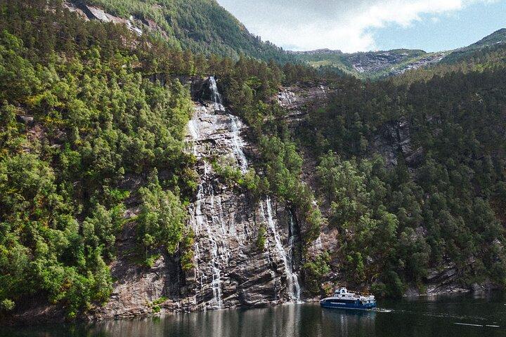 Half-day fjord cruise from Bergen to Mostraumen