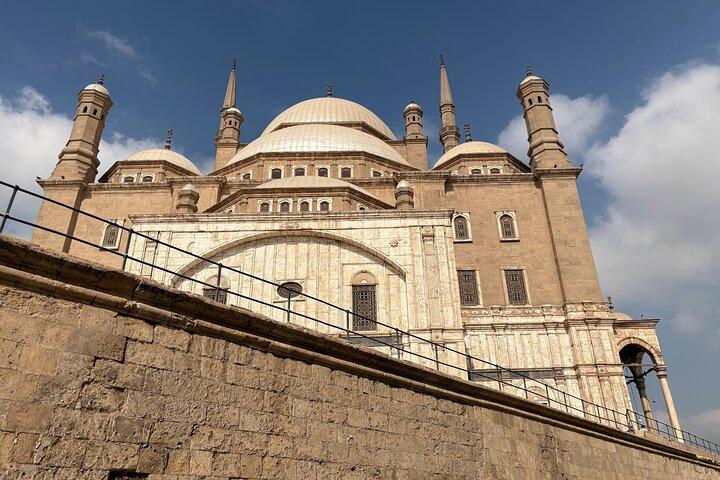 Private Day Tour in National Museum, Citadel and Bazaar