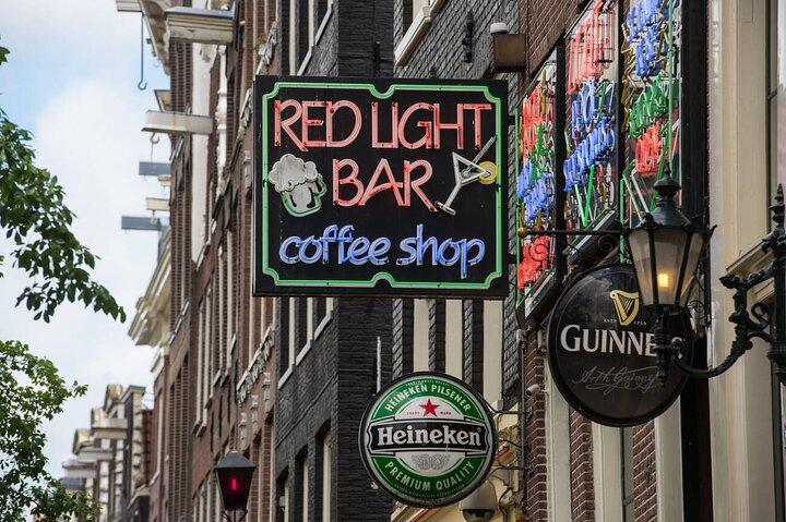 Private Amsterdam Red Light District and Pub Tour including drink