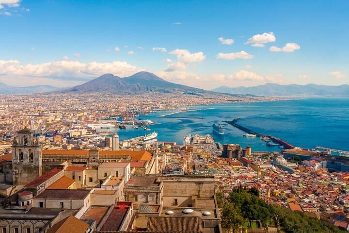 Pompeii and Naples from Rome: Small Group Day Tour with Lunch