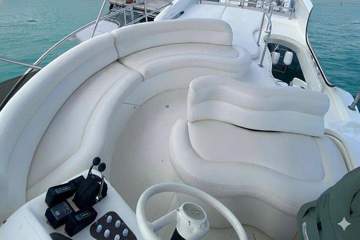 48ft + FREE HOUR Miami Yacht Rental, 2 to 6 Hours, 13 People