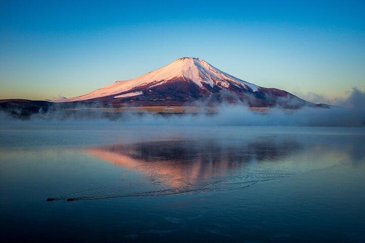 Mt. Fuji Scenic Tour: Lakes, Oshino Hakkai & Chureito PagodaTour