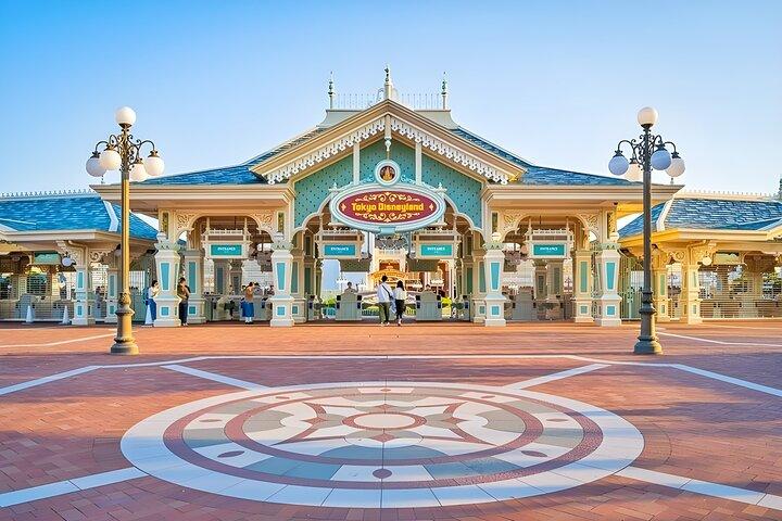 Tokyo Disneyland 1-Day Pass with Private Hotel Pick-Up & Drop-Off