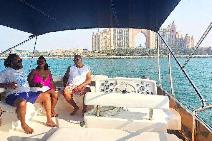 Luxury Yacht Charter : Dubai Marina, Atlantis The Palm & Burj Al Arab