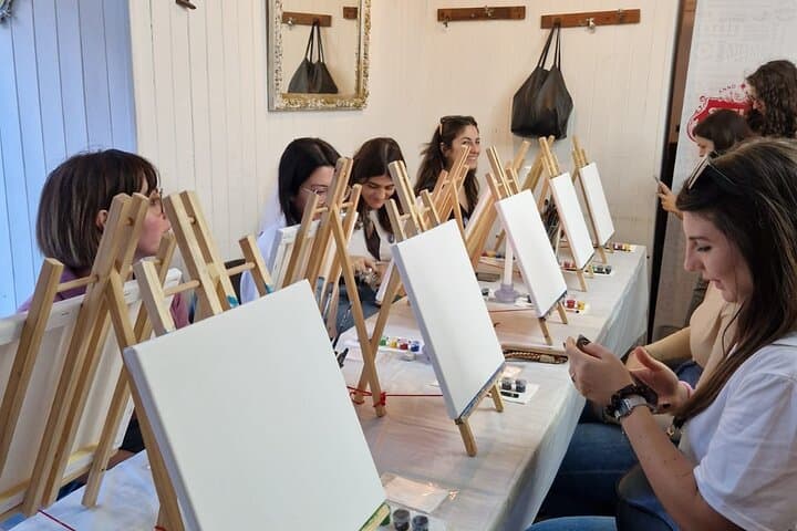 Art worshop with aperitif in Naples