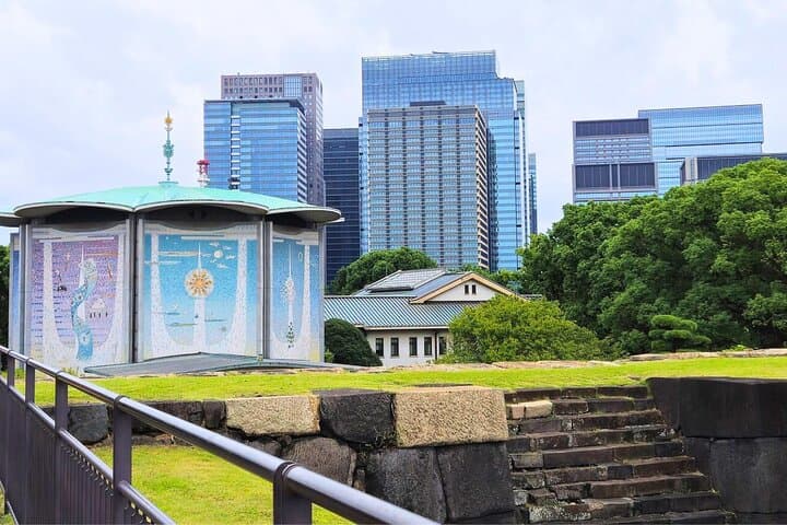 Tokyo Castle, Imperial Palace, Shogun & Garden Walking Tour