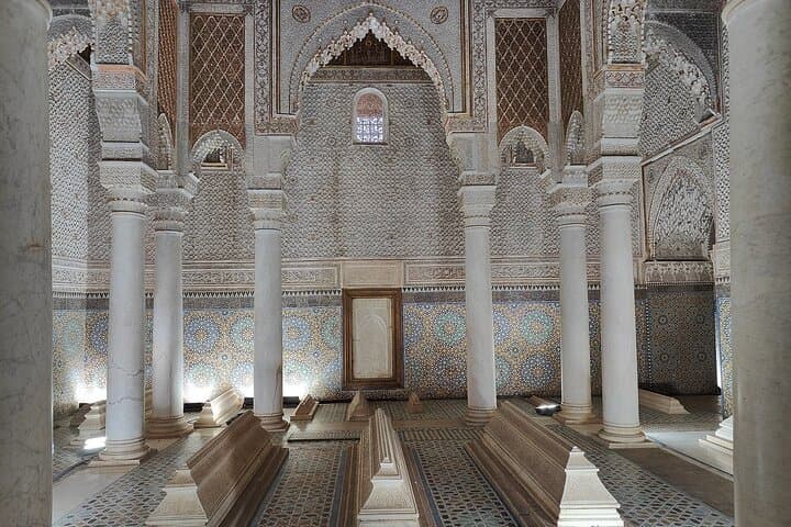 Marrakech: Bahia Palace, Saadian Tombs & Medina