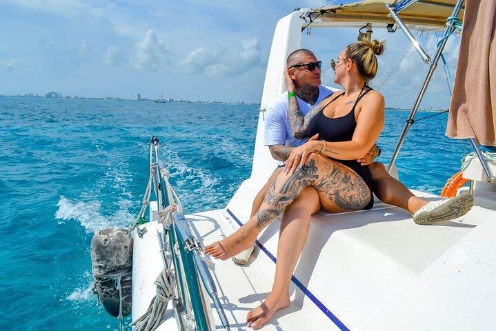 Isla Mujeres Rush : Catamaran Snorkeling and BUFFET in Beach Club