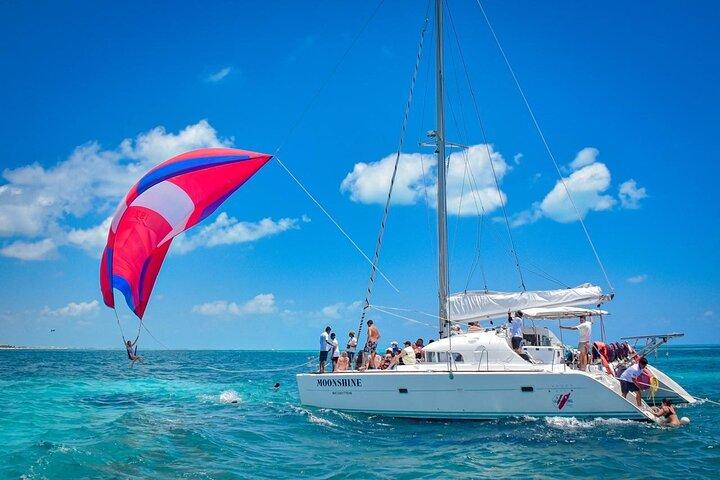 Isla Mujeres Rush : Catamaran Snorkeling and BUFFET in Beach Club