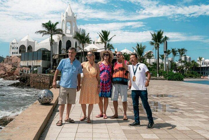 Scenic Tour in Traditional Vehicle Pneumonia in Mazatlan