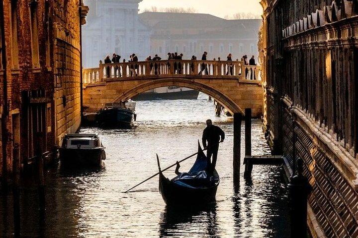 Exclusive 1-Hour VIP Private Gondola Ride with Champagne