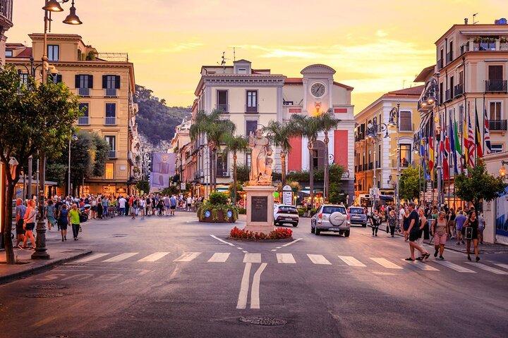 Tour to Positano and Sorrento from Salerno