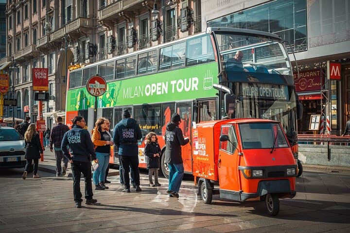 Gray Line Milan Hop-On Hop-Off Tour with Audio Guide