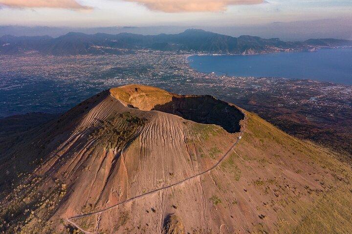 Deluxe Pompeii Excavations and Mount Vesuvius Tour from Salerno