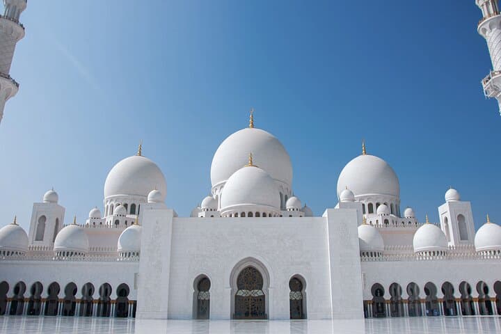 Abu Dhabi Cultural Tour: Mosque, Louvre & Lunch from Dubai
