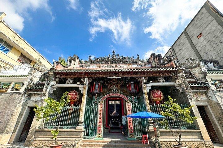Ho Chi Minh City Tour: Top Highlights Tour by Car with Pickup
