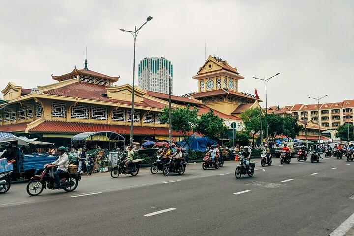 Ho Chi Minh City Tour: Top Highlights Tour by Car with Pickup