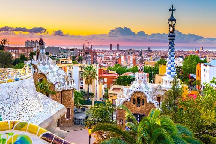 Barcelona: Park Guell Skip the Line Guided Tour