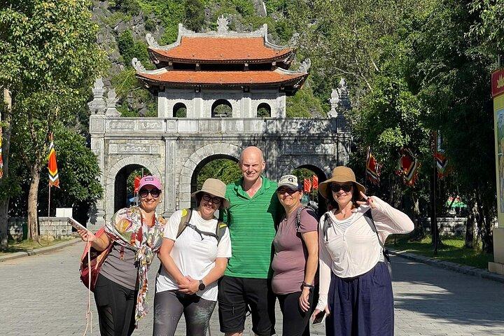 Hanoi: Hoa Lu Ancient Capital, Tam Coc Boat Ride & Scenic Biking