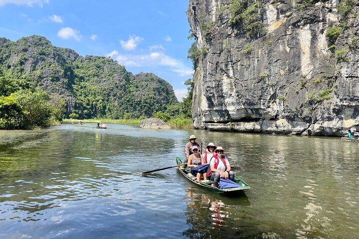 Hanoi: Hoa Lu Ancient Capital, Tam Coc Boat Ride & Scenic Biking