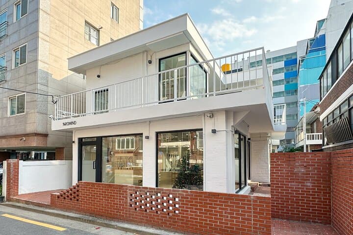 Create Your Own Luxury Niche Perfume in Hongdae