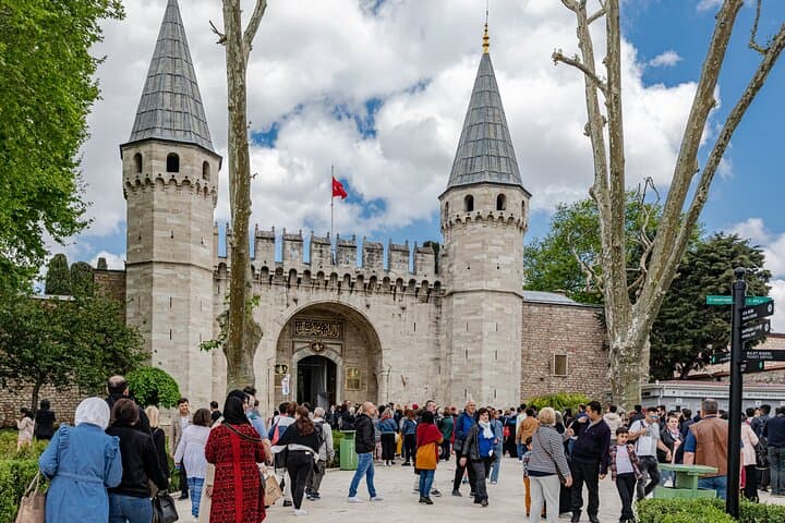 Istanbul Old City Tour: Hagia Sophia, Topkapi Palace, Blue Mosque