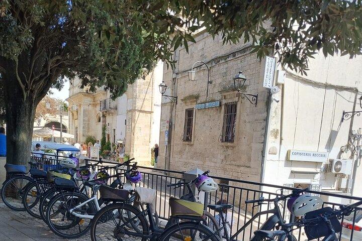 Smart & easy ebike tour in the Itria Valley: Martina Franca - Locorotondo
