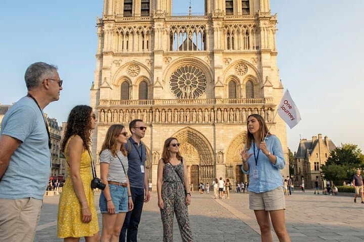 Notre Dame: Exterior Guided Tour & Unscheduled Entry