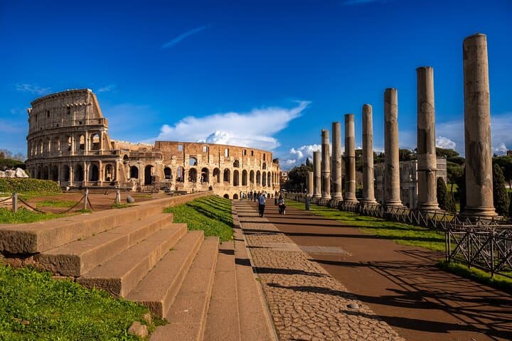 Guided Tour of Colosseum, Roman Forum & Palatine Hill in Rome