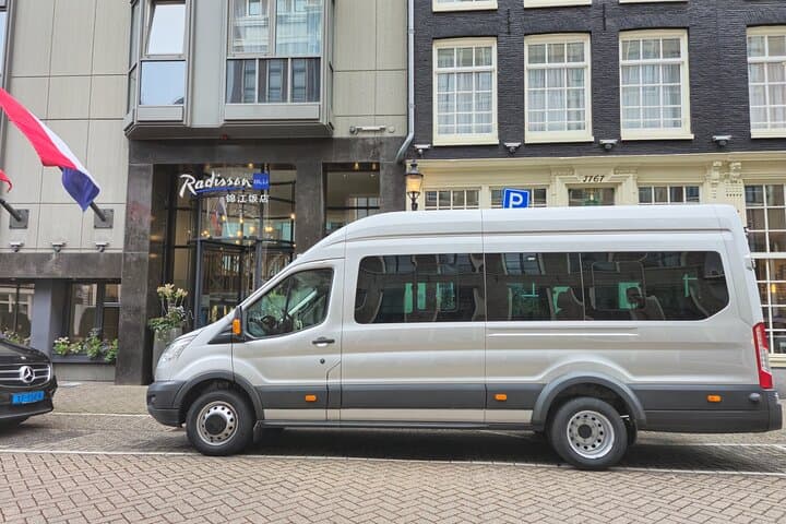 Private Tulip & Windmill Layover Tour from Schiphol Airport
