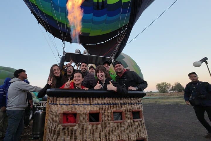 Group flying is cheaper... Flights in Balloon