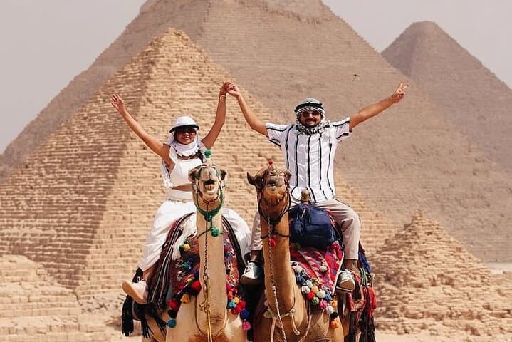 Giza Pyramids & Private Felucca on the Nile – VIP Experience