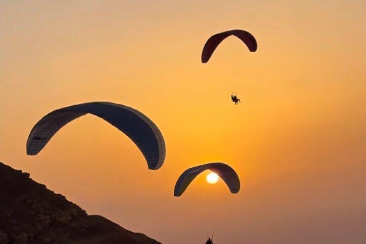 Marrakech: Paragliding over Agafay Desert & Atlas Mnt Views