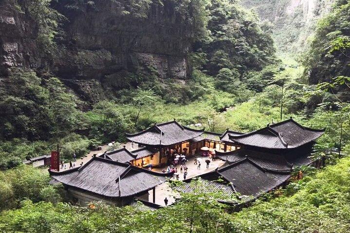 Chongqing Wulong Private Day Tour:Three Bridges&Longshuixia Gorge