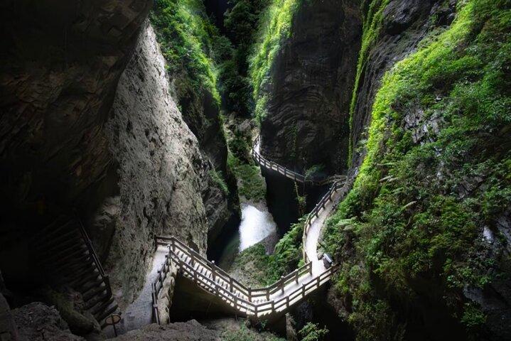 Chongqing Wulong Private Day Tour:Three Bridges&Longshuixia Gorge