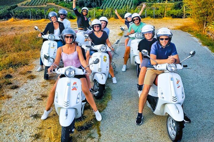 Chianti Vespa Adventure – Small Group from Florence
