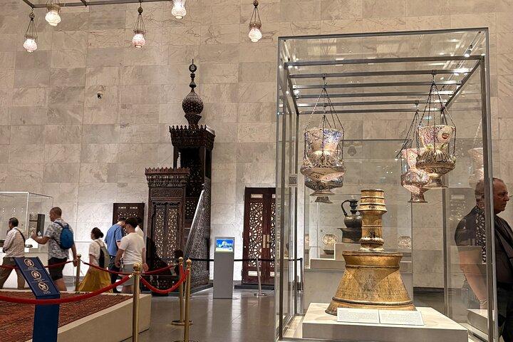 Private Day Tour in National Museum, Citadel and Bazaar