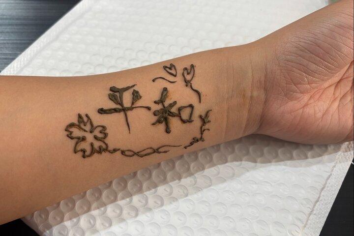 Japanese Kanji Henna Tattoo Experience