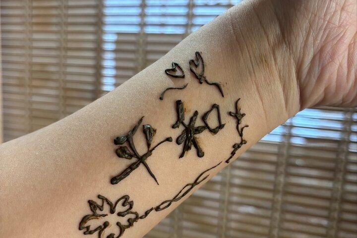 Japanese Kanji Henna Tattoo Experience