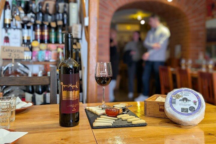 Lisbon Small-Group Food Tour with 18 Tastings in Alfama District