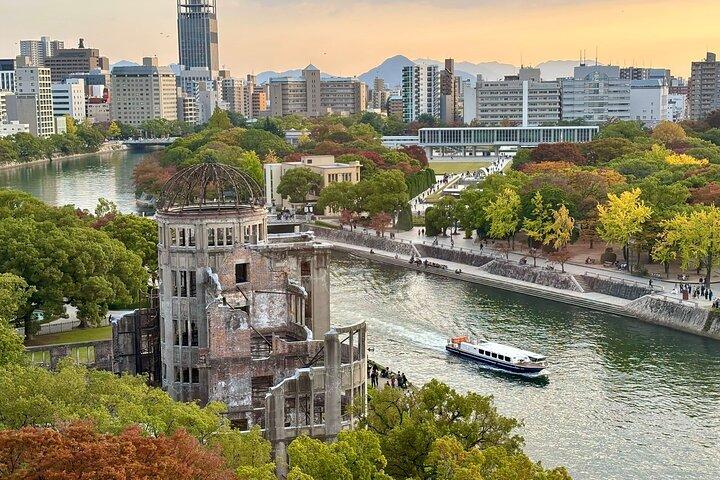 Hiroshima & Miyajima: Private Full-Day Tour with a Local Guide